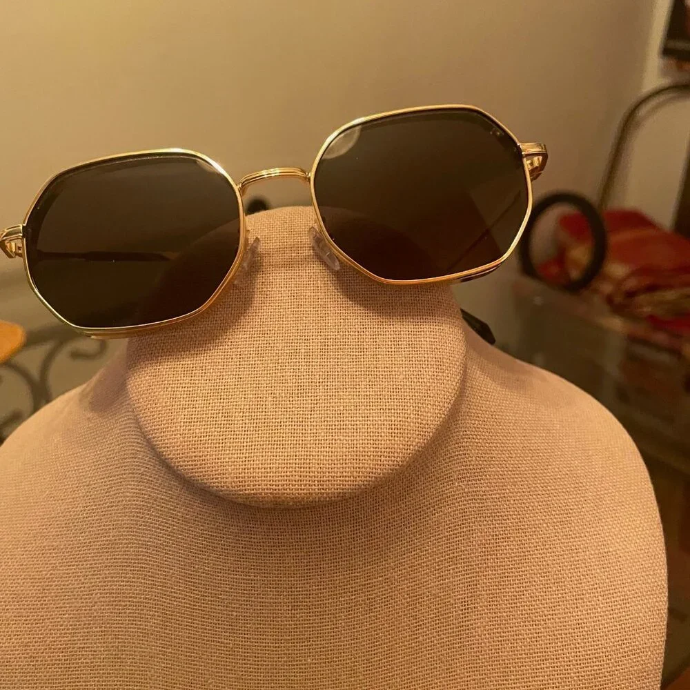 Isla Undercover Sunglasses - Picture 2 of 5